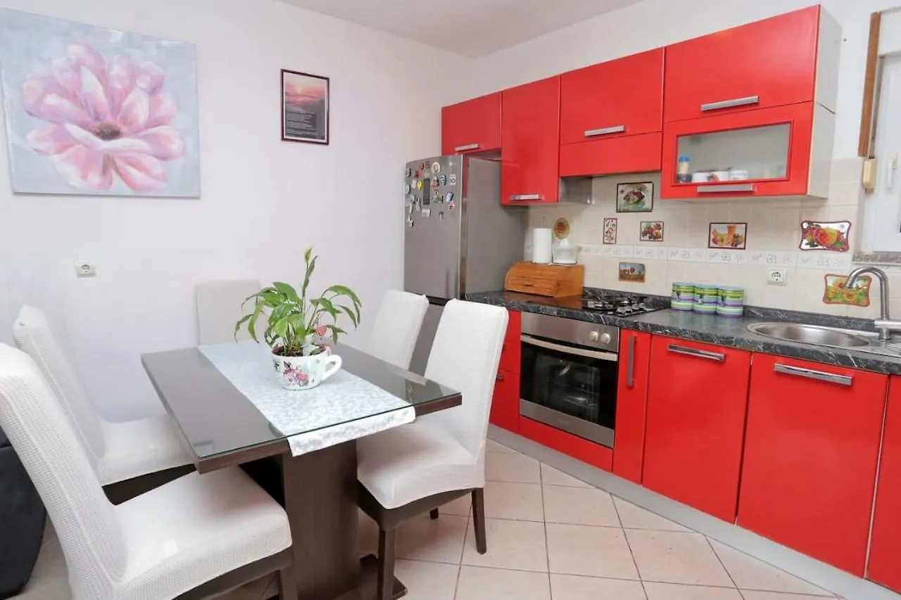 Apartment Tropic Stobrec Split 0*,